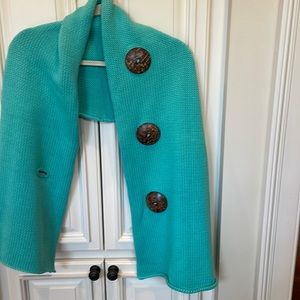 Beautiful turquoise chunky knit shaw.